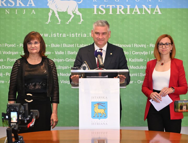 Istarski župan Miletić održao tiskovnu konferenciju povodom prve godine aktualnog mandata